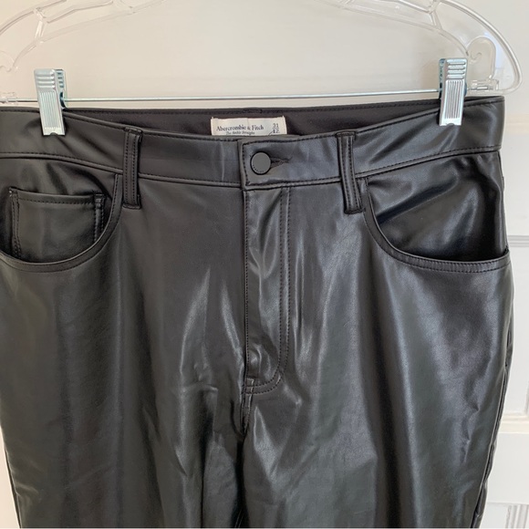 Abercrombie vegan leather ankle straight pant in black, size 31 - Picture 4 of 10